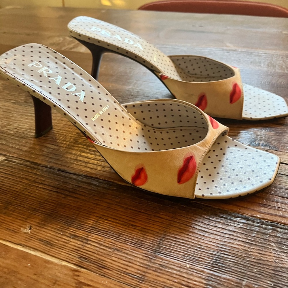 Rare, vintage kitten heels